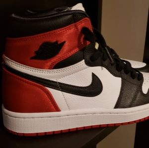 Wmns Air Jordan 1 Retro High 'Satin Black Toe'